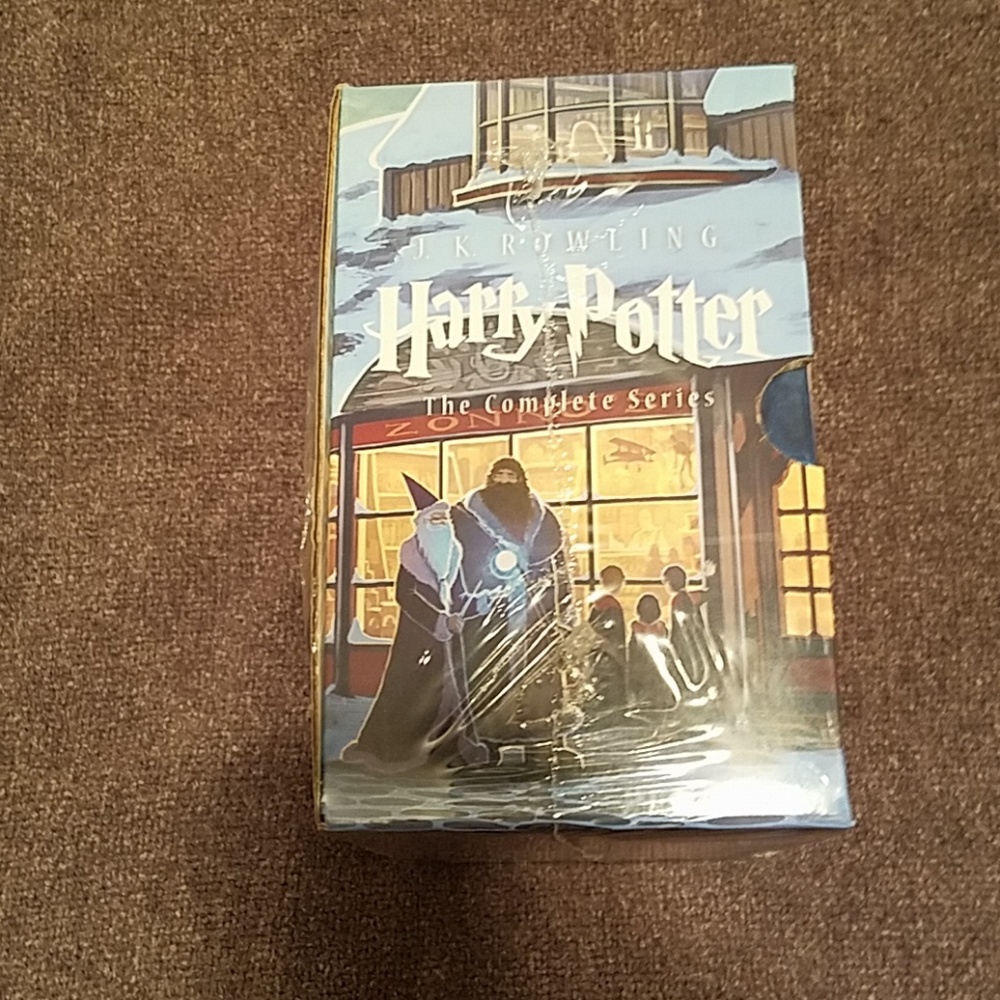 Spring/Summer Beach Reading- Harry Potter Series - Picture 2 of 3